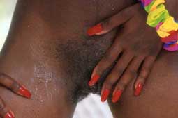 Clique cette photo "femme black nue" pour pénétrer la "zone membres" du site.